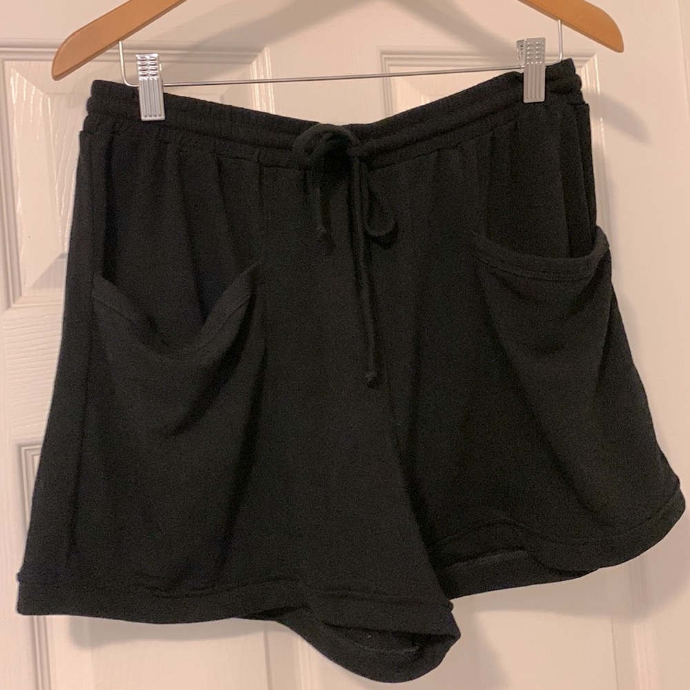 Black drawstring comfy shorts